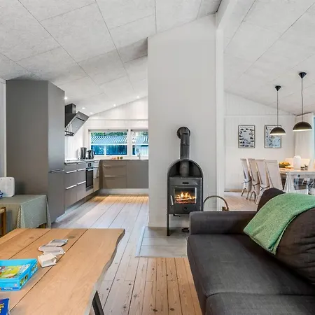Alika - 300m From The Sea By Interhome